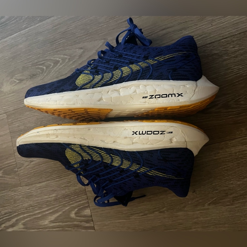 New NIKE RUNNING
Pegasus Turbo Next Nature Flyknit Sneakers 10.5 No- box